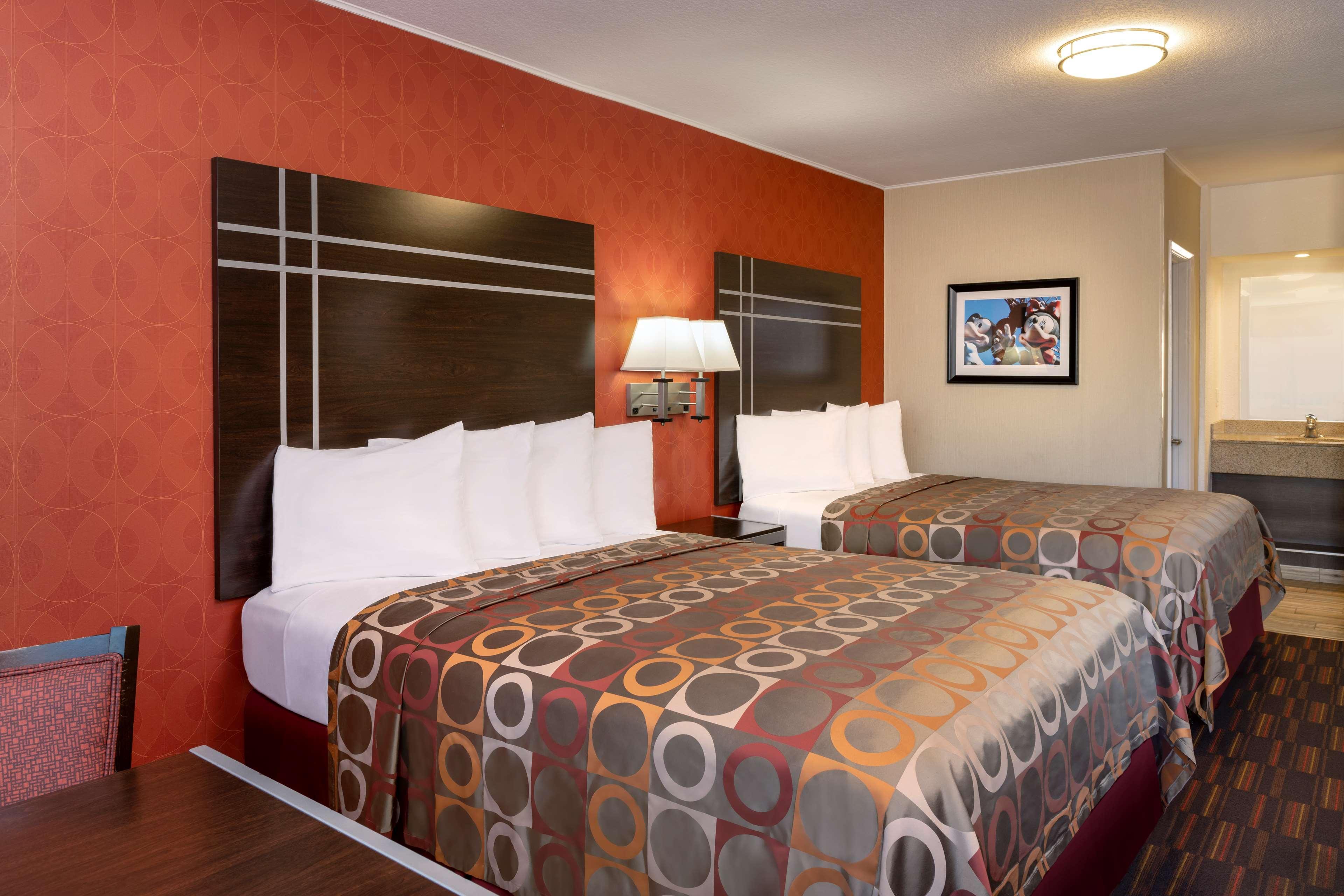 Best Western Plus Raffles Inn & Suites Anaheim Zewnętrze zdjęcie