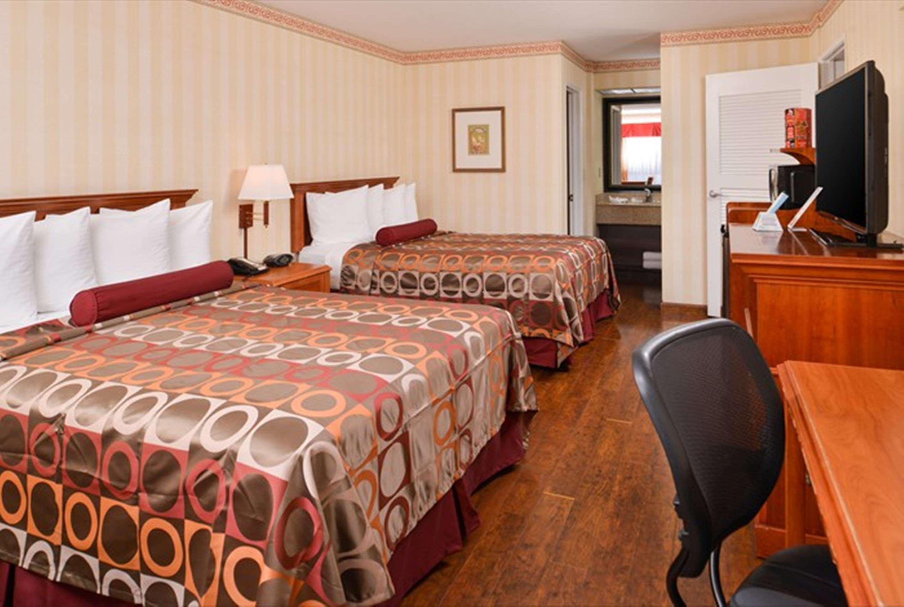 Best Western Plus Raffles Inn & Suites Anaheim Zewnętrze zdjęcie