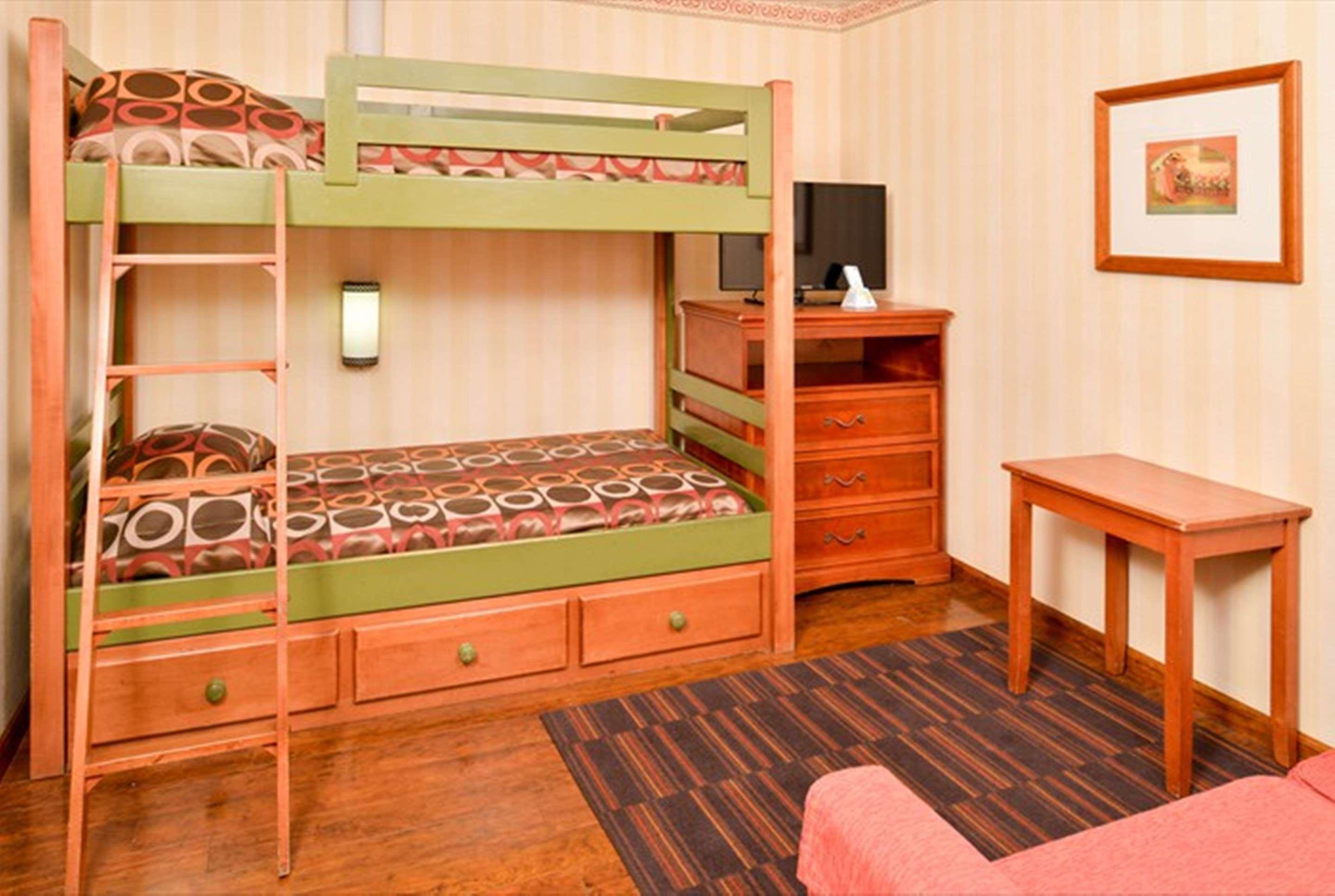 Best Western Plus Raffles Inn & Suites Anaheim Zewnętrze zdjęcie