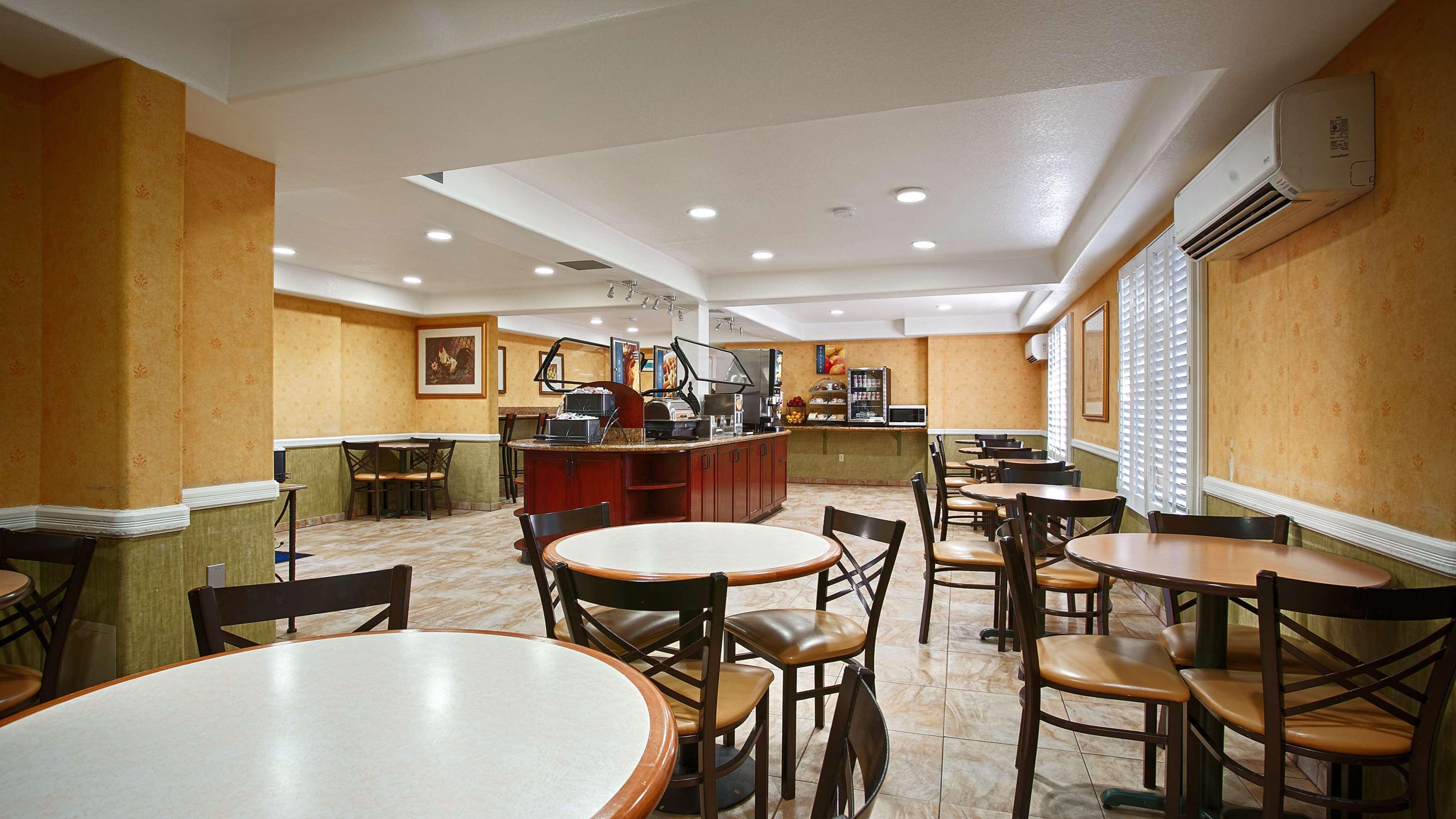 Best Western Plus Raffles Inn & Suites Anaheim Zewnętrze zdjęcie