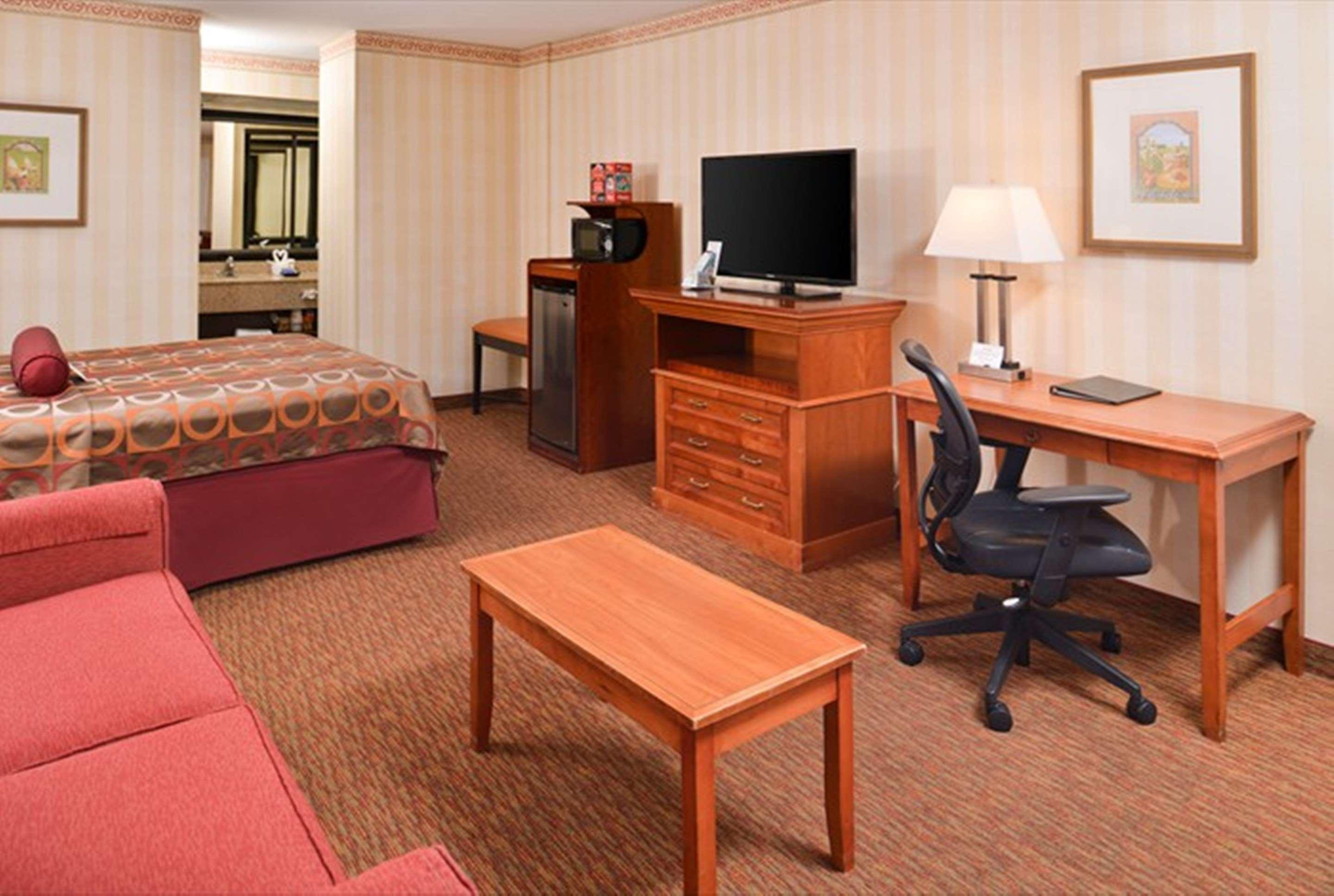 Best Western Plus Raffles Inn & Suites Anaheim Zewnętrze zdjęcie
