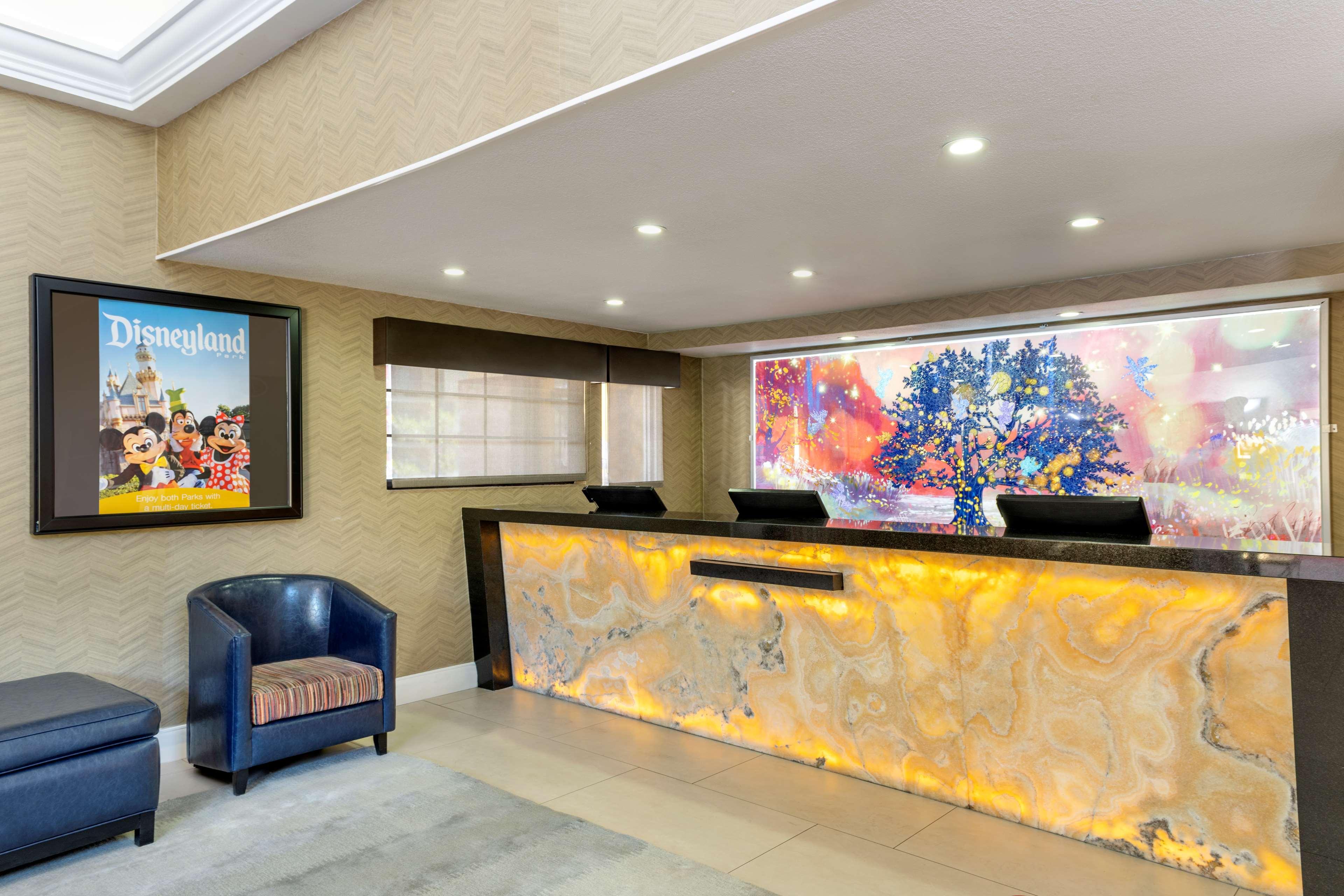 Best Western Plus Raffles Inn & Suites Anaheim Zewnętrze zdjęcie