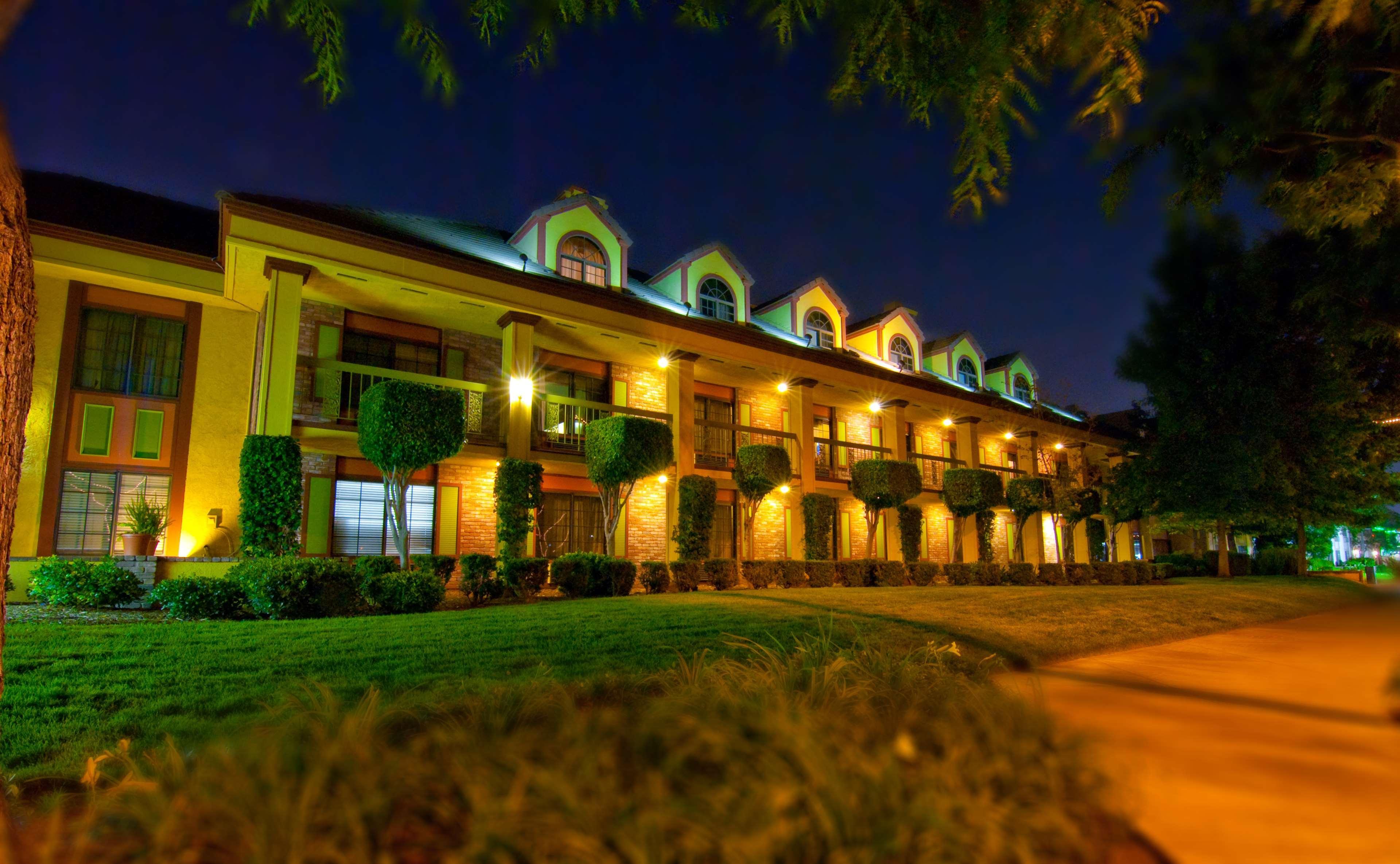 Best Western Plus Raffles Inn & Suites Anaheim Zewnętrze zdjęcie