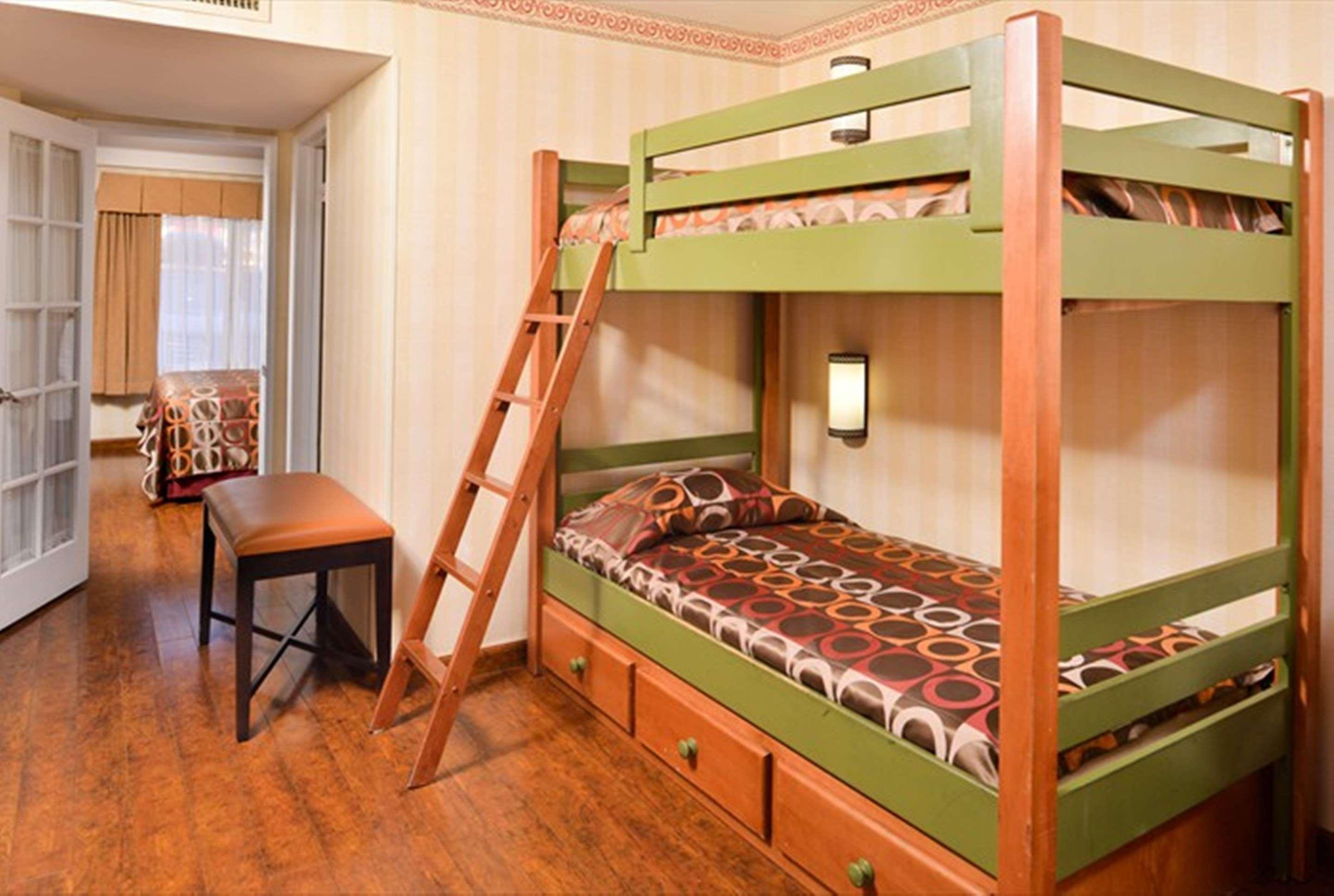 Best Western Plus Raffles Inn & Suites Anaheim Zewnętrze zdjęcie