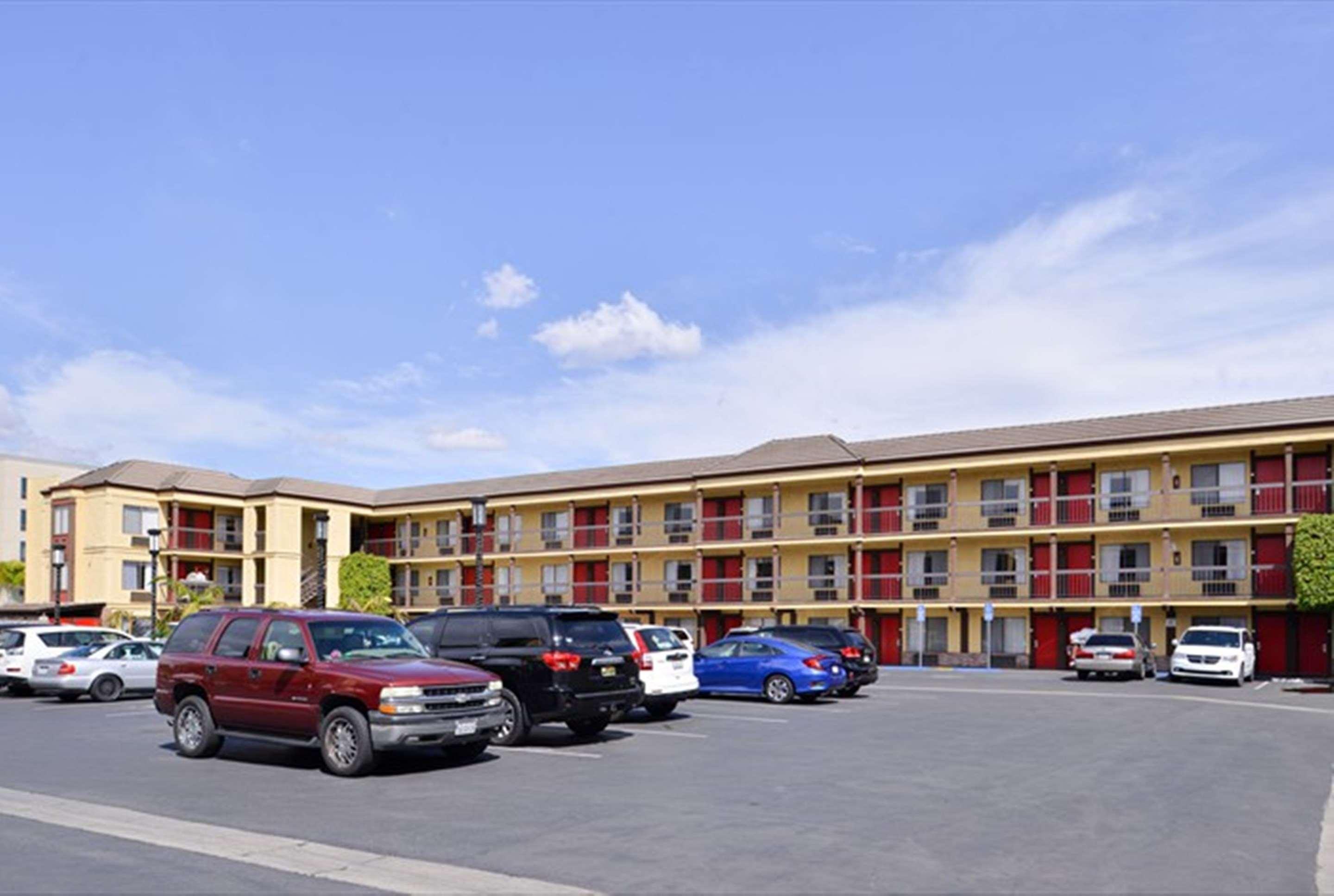 Best Western Plus Raffles Inn & Suites Anaheim Zewnętrze zdjęcie