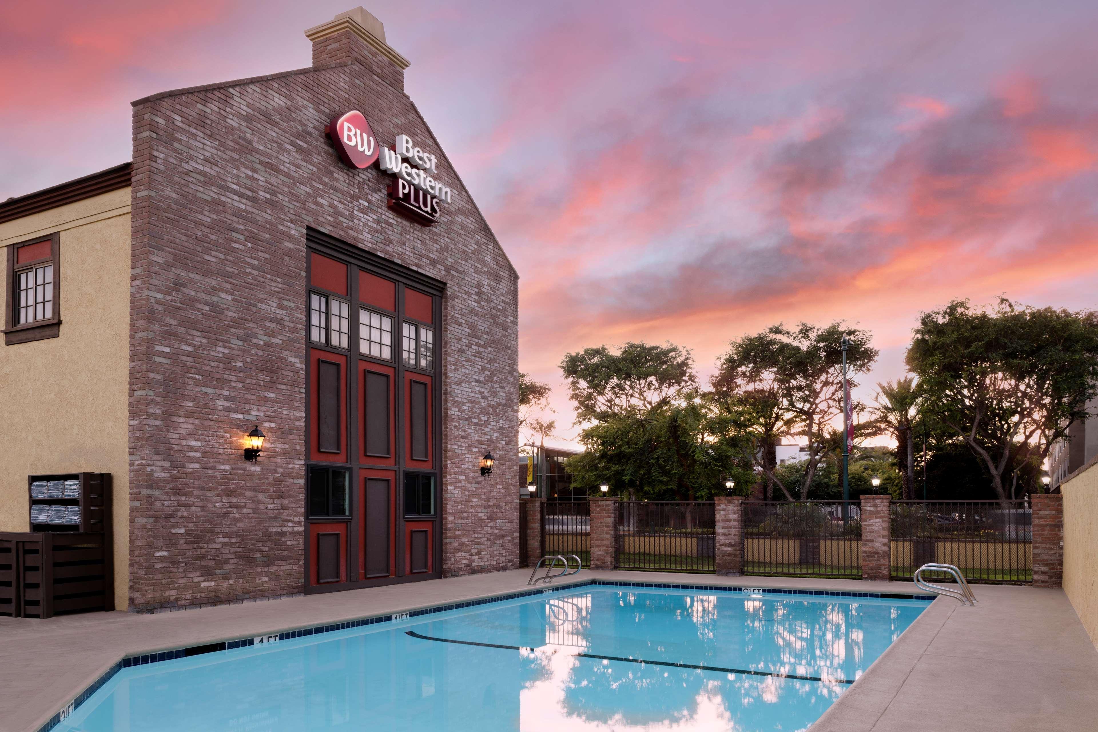 Best Western Plus Raffles Inn & Suites Anaheim Zewnętrze zdjęcie