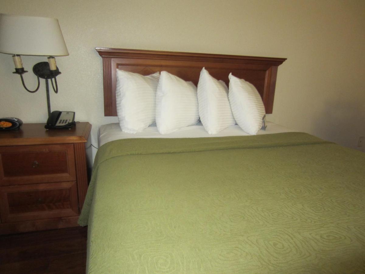 Best Western Plus Raffles Inn & Suites Anaheim Zewnętrze zdjęcie