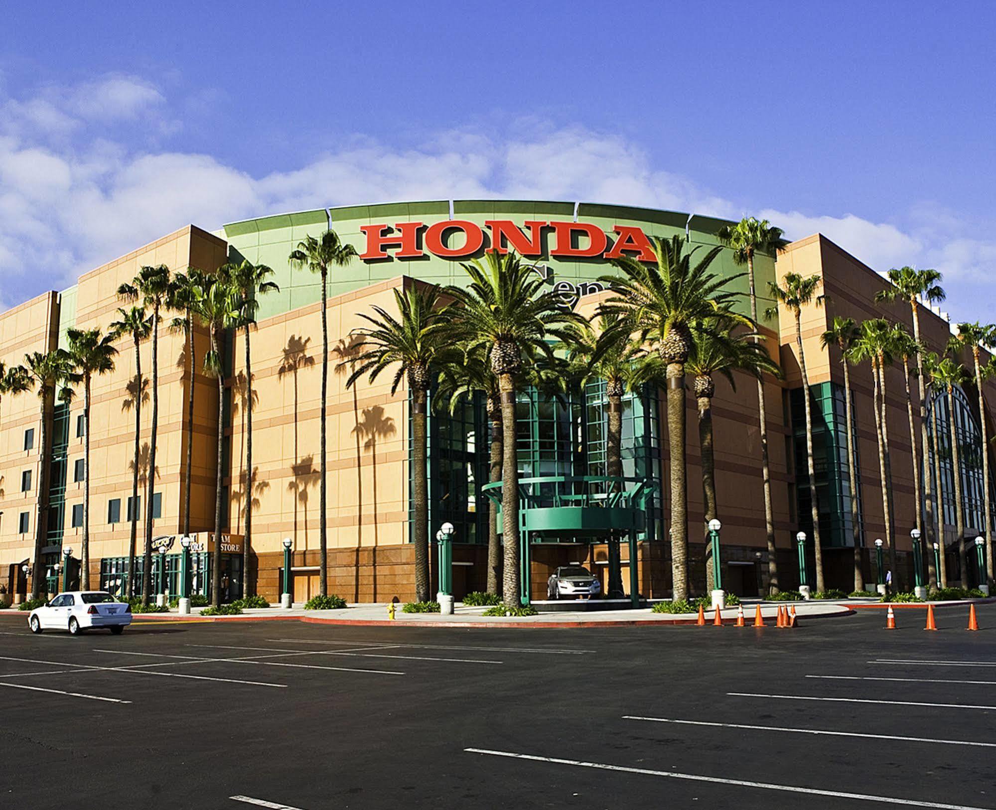 Best Western Plus Raffles Inn & Suites Anaheim Zewnętrze zdjęcie