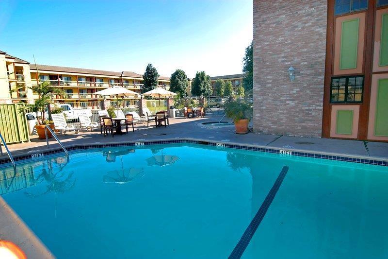 Best Western Plus Raffles Inn & Suites Anaheim Udogodnienia zdjęcie