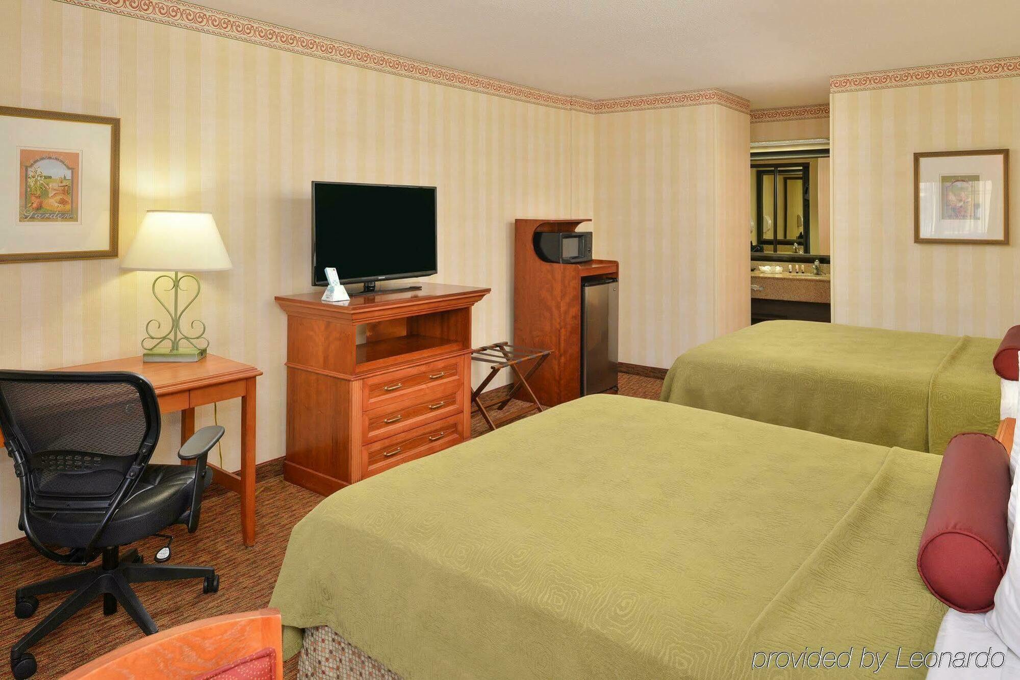 Best Western Plus Raffles Inn & Suites Anaheim Zewnętrze zdjęcie