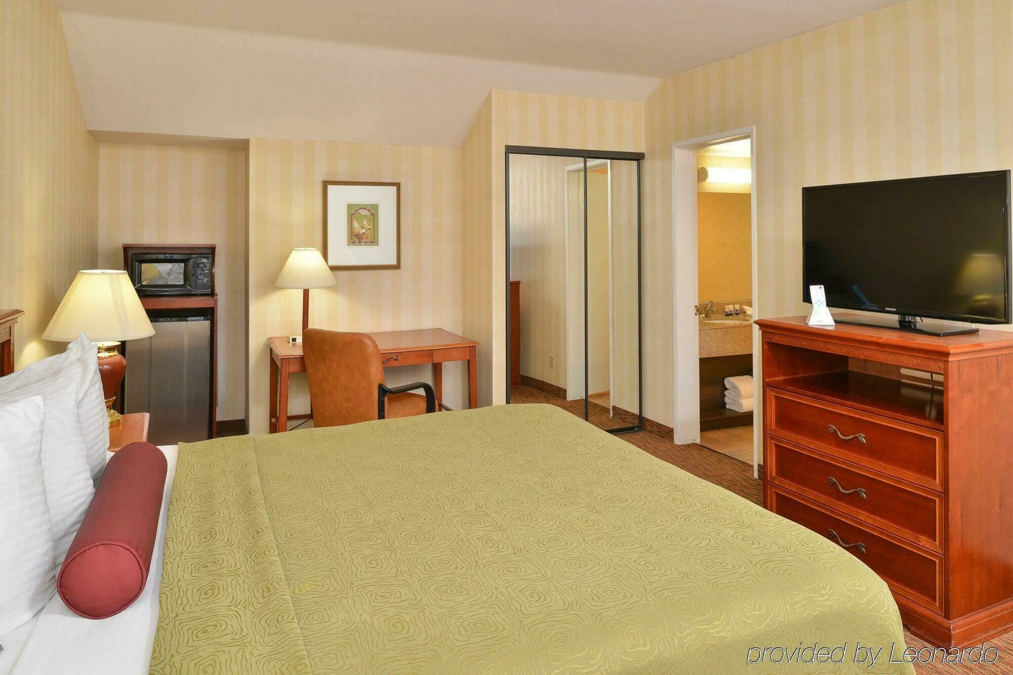 Best Western Plus Raffles Inn & Suites Anaheim Zewnętrze zdjęcie